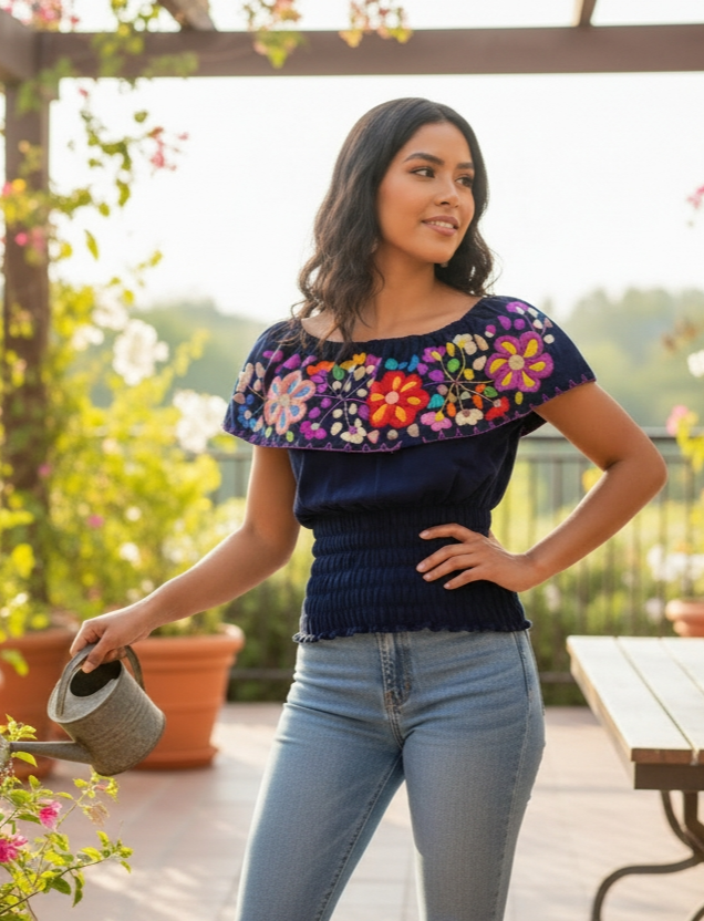 Blusa Olan manta, artesanal para mujer bordada a mano | Guinda y Azul Marino – NAWI